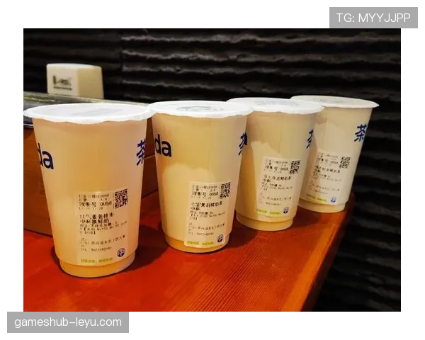 许昕这训练完顺手炫个奶茶的样子，真当自己不是职业运动员了？